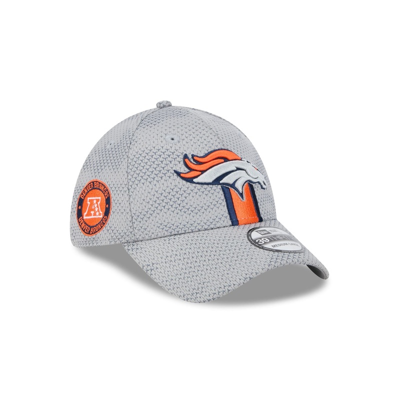 Denver Broncos 2024 Sideline Gray 39THIRTY Stretch Fit Hat S/M