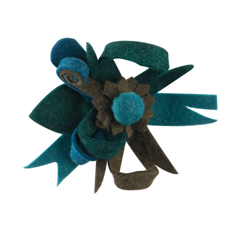 Small Felt Corsage Pin Hair Clip Blue One Size