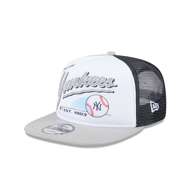 New York Yankees Retro Script 9FIFTY A-Frame Trucker Hat One Size