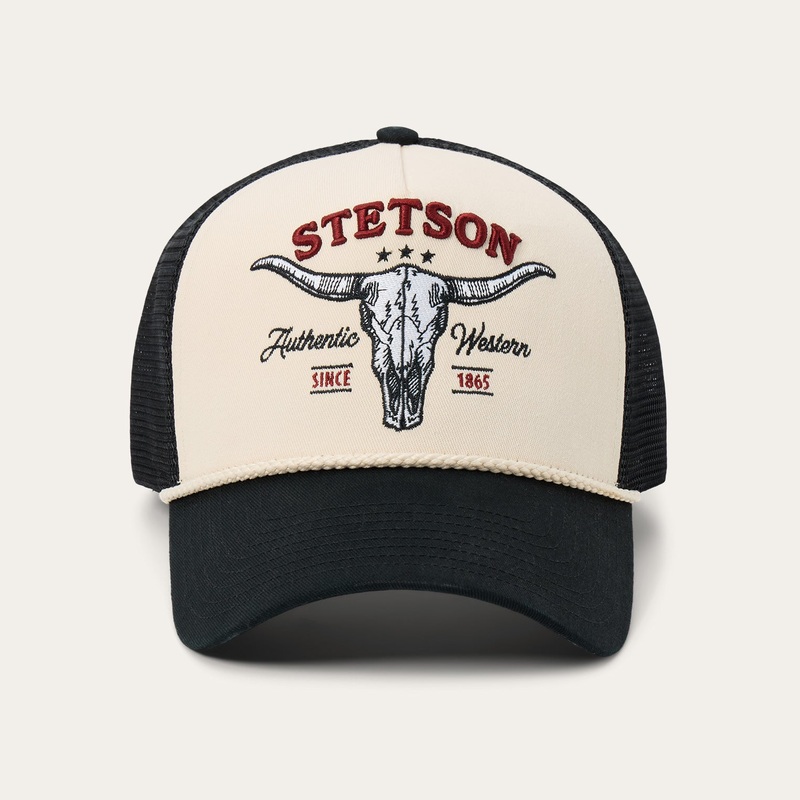 Skull Trucker Hat Off White / Black O/S