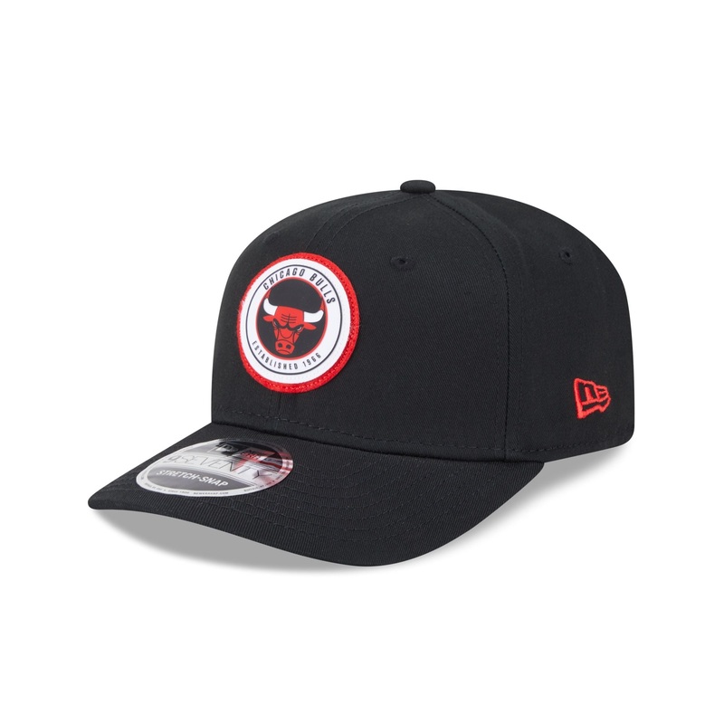 Chicago Bulls Circle Patch 9SEVENTY Stretch-Snap Hat One Size