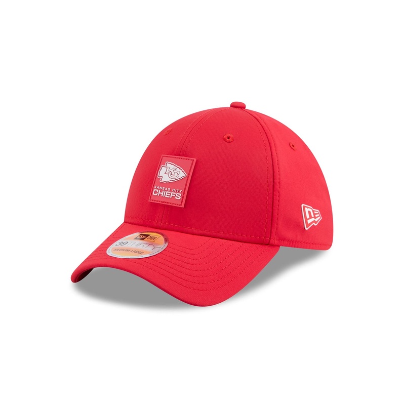 Kansas City Chiefs 2025 Sideline Hot Weather 39THIRTY Stretch Fit Hat S/M