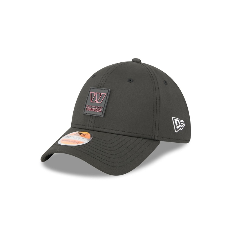 Washington Commanders 2025 Sideline Hot Weather Black 39THIRTY Stretch Fit Hat S/M