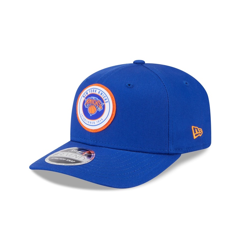 New York Knicks Circle Patch 9SEVENTY Stretch-Snap Hat One Size
