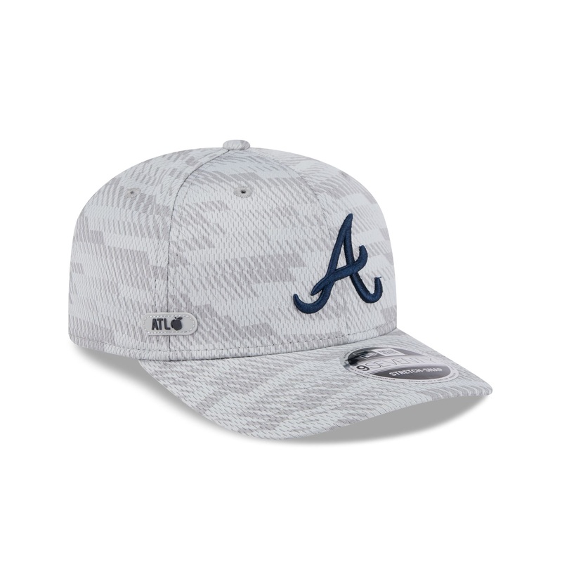 Atlanta Braves 2025 Clubhouse Gray 9SEVENTY Stretch-Snap Hat One Size