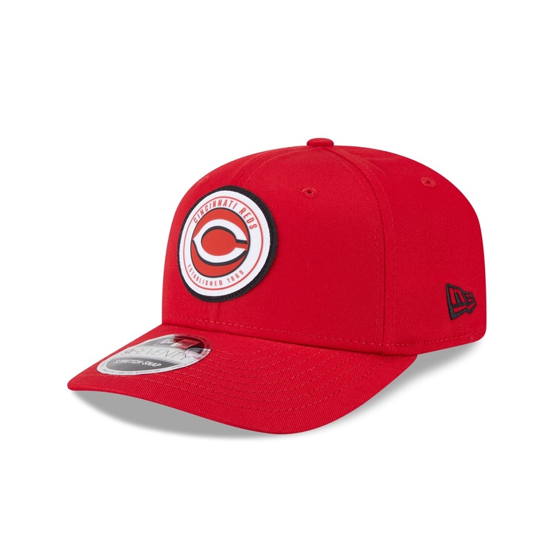 Cincinnati Reds Circle Patch 9SEVENTY Stretch-Snap Hat One Size