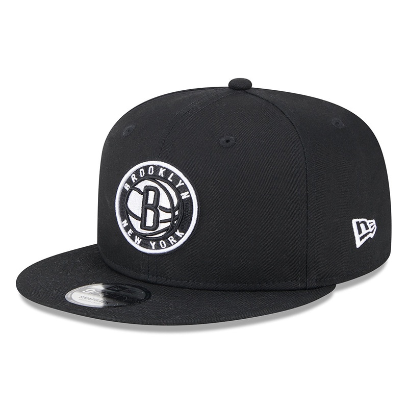 New Era 9FIFTY Brooklyn Nets Snapback Cap – NBA Metallic Arch – Black Small/Medium