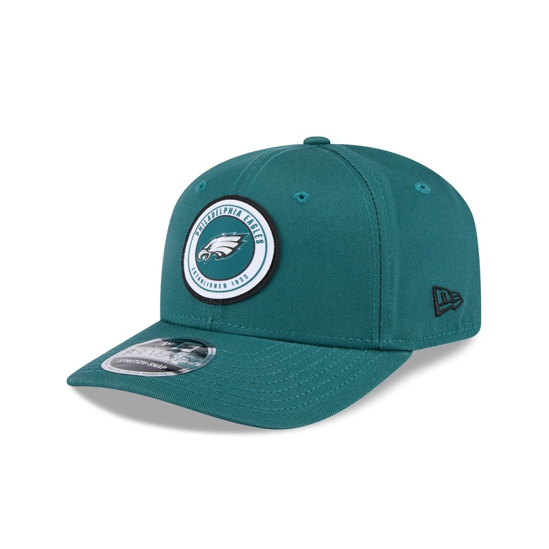 Philadelphia Eagles Circle Patch 9SEVENTY Stretch-Snap Hat One Size