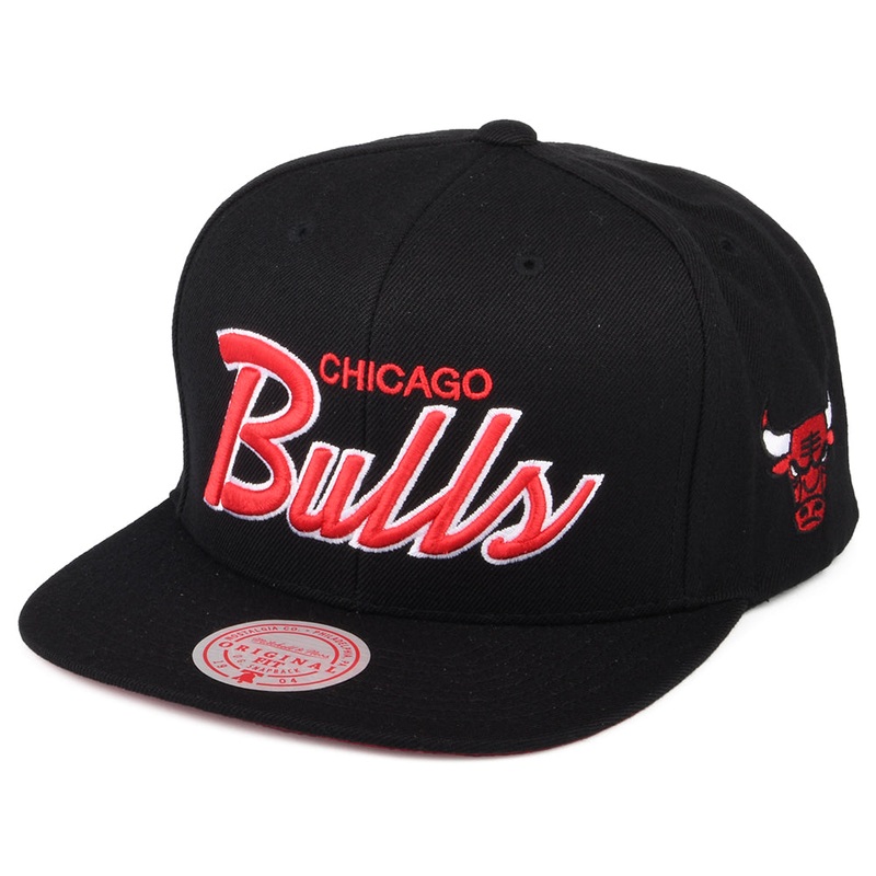 Mitchell & Ness Chicago Bulls Snapback Cap – NBA Foundation Script – Black Adjustable
